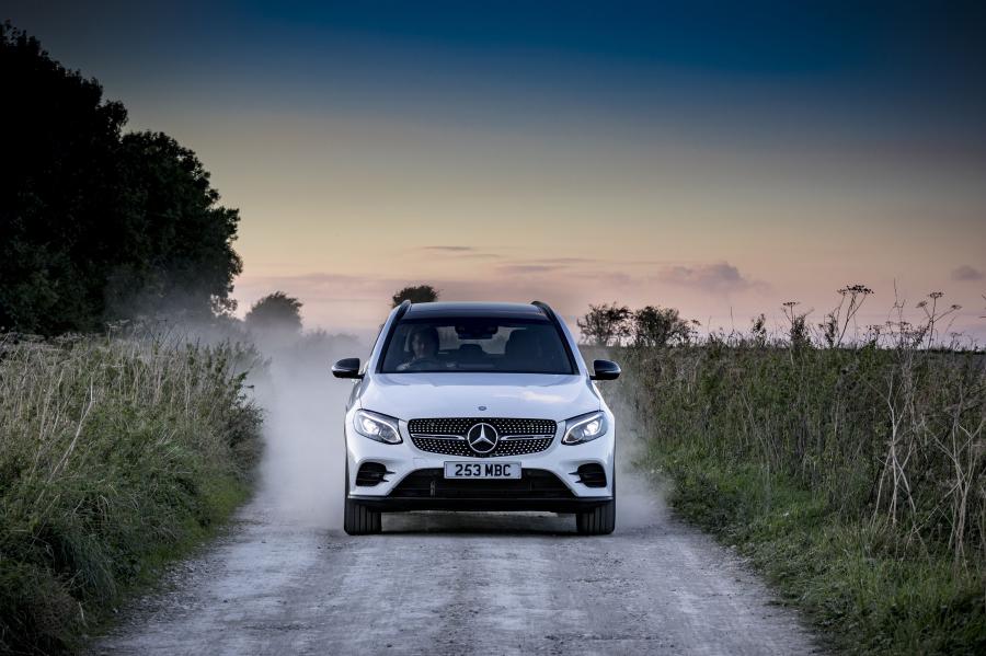  Mercedes-AMG GLC43 4Matic 2016 года  (UK) (фото 3 из 30)
